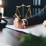 چرا باید وکیل داشته باشیم؟